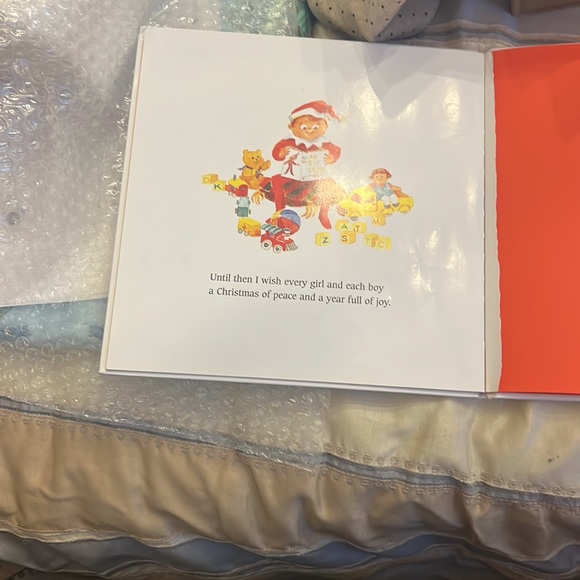 the
ELF
on the
SHELF
A Christmas Tradition - Picture 7 of 8